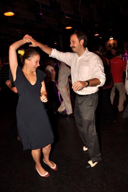 min 2010 11 13 fous swing 194